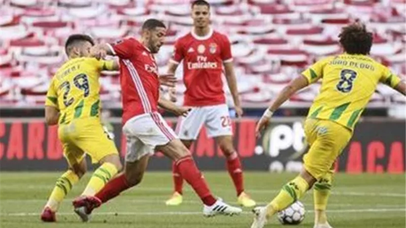 بنفيكا يهدر فرصة الانفراد بقمة الدوري البرتغالي