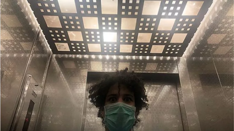 أحمد داش يرتدى 
