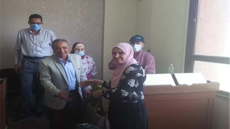 تكريم رئيس مركز أسيوط لترقيته سكرتيرا مساعدا للبحر الأحمر