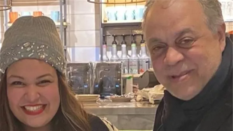نجمة مسرح مصر توجه رسالة لنقيب الممثلين