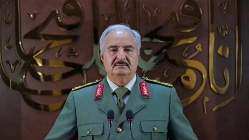 من قصر الاتحادية.. حفتر يوجه دعوة للأطراف الليبية للحوار