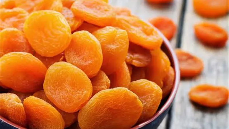 ماذا يحدث لجسمك عند تناول المشمش المجفف يوميا؟