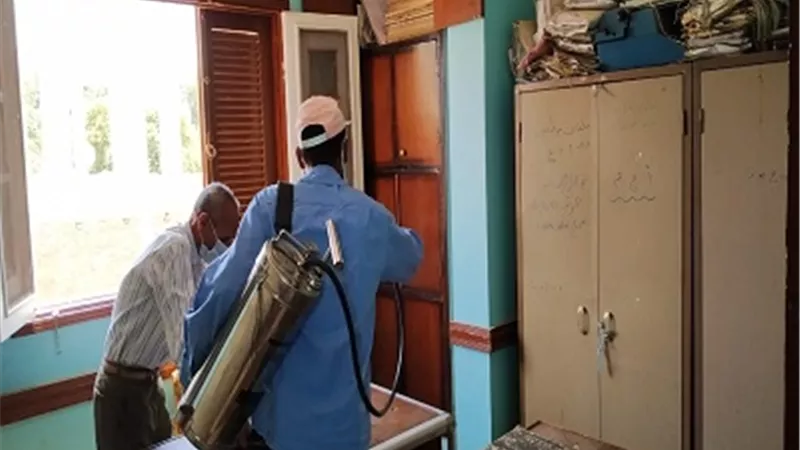 تطهير ٢١٨٥ منشأه و ٢٩ موقف أجرة و ٧ مواقع للعمل خلال الاسبوع الماضى بقنا