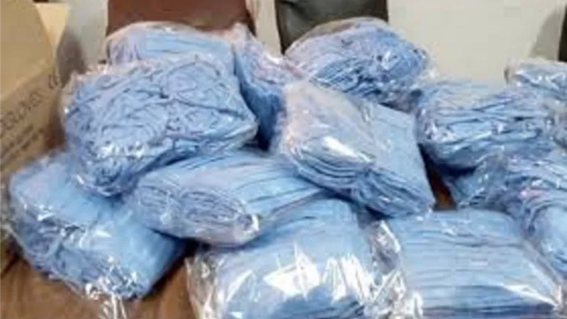 ضبط 3000جوانتي طبي و300 كمامة غير مطابقة للمواصفات بسوهاج