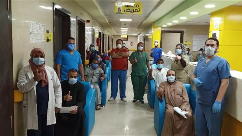 خروج 12حالة من مستشفى العزل بإسنا جنوب الأقصر بعد تعافيها من فيروس كورونا