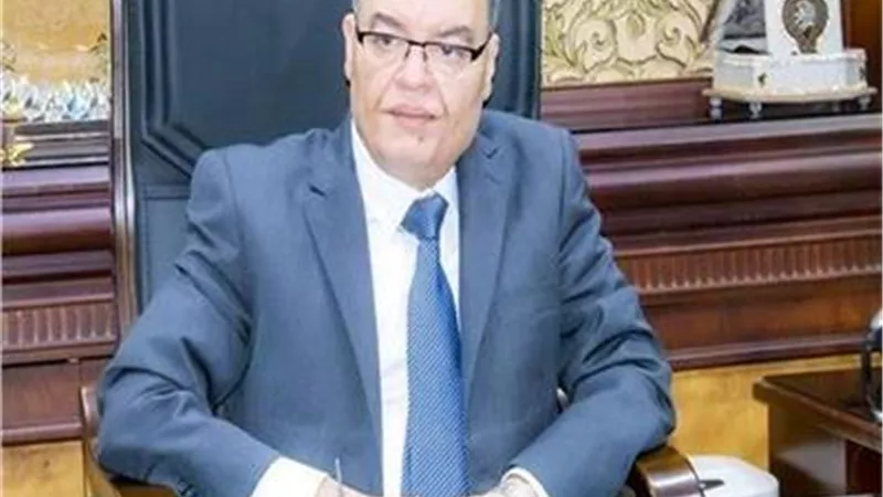 قرار لمحافظ المنيا: تبديل المواقع بين رئيسى مدينتين بالمنيا
