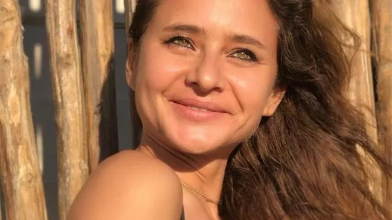 صورة لنيلى كريم تثير التساؤلات حول زواجها السرى.. شاهد