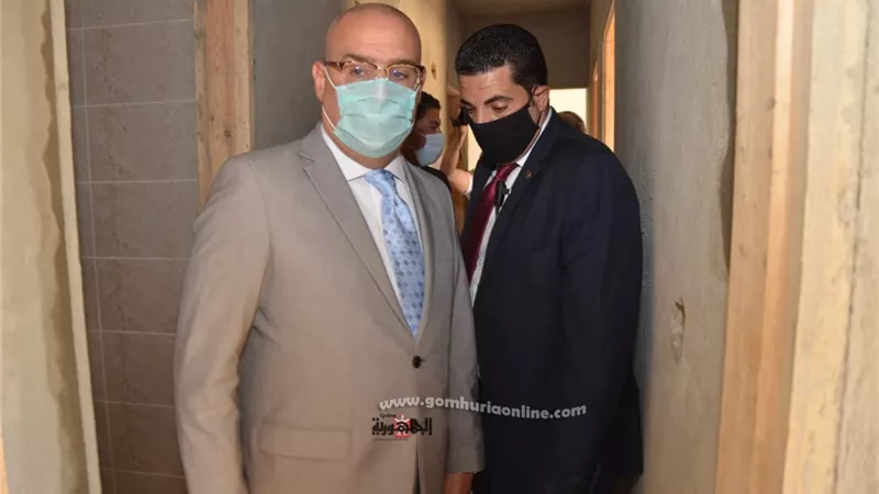 وزير الإسكان يتفقد مشروع 