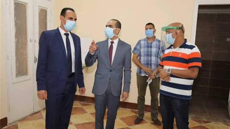 نائب محافظ سوهاج يتفقد مستشفى حميات سوهاج -تجهيزه 8 غرف لعزل المرضى ب20 سرير