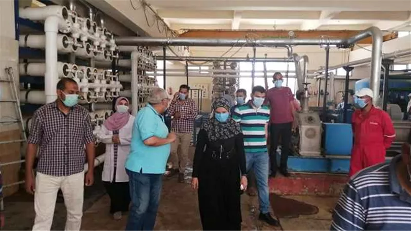 رئيس مدينة سفاجا تتفقد إجراءات صيانة محطة تحلية مياه البحر