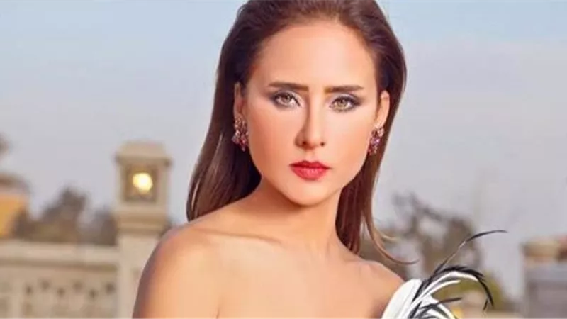 نيللي كريم تحتفل بخطوبتها على رجل الأعمال عمر إسلام.. صور