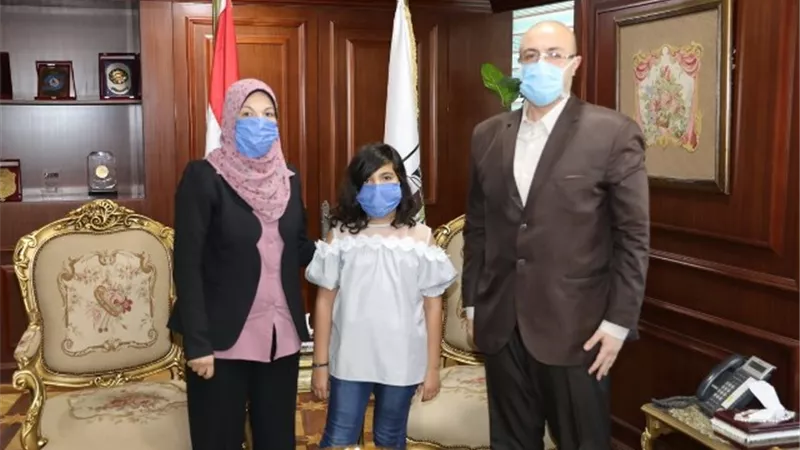 زوجة شهيد تتبرع بمبلغ مالي لدعم خطة مجابهة فيروس كورونا يينى سويف