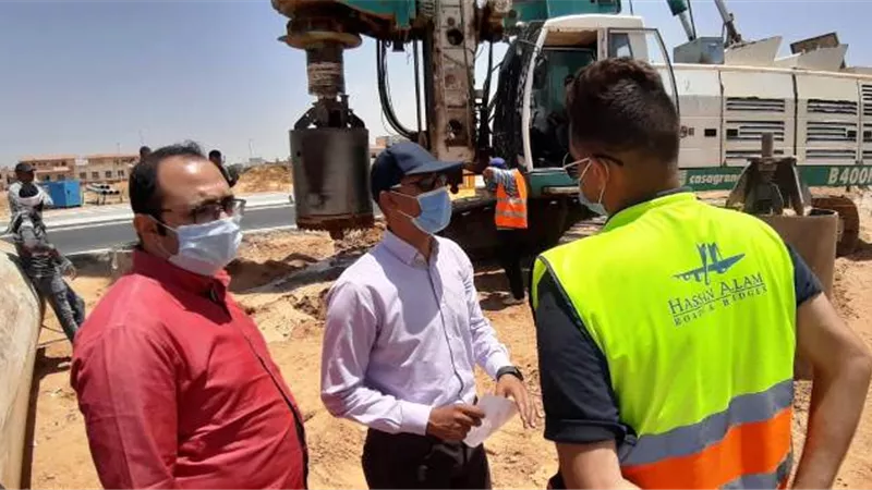 قيادات جهاز الشروق تتفقد أهم مشروعات الطرق فى المدينة.. بالصور