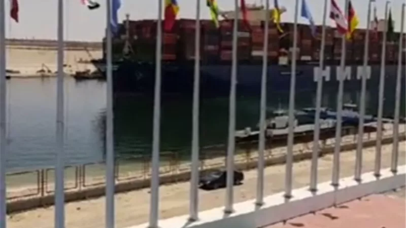 قناة السويس تشهد عبور ثانى أكبر سفينة حاويات فى العالم