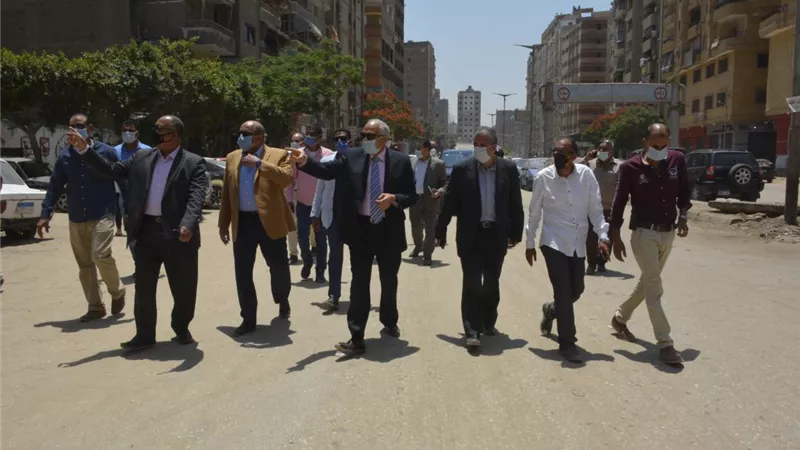 محافظ الجيزة يقود حملات فتح الجراجات المغلقة بالعمرانية