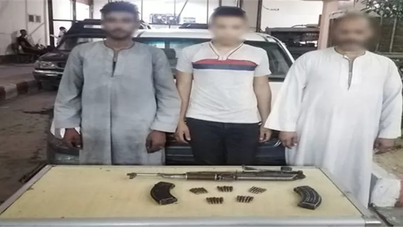 ضبط تشكيل عصابى بقنا سرقوا سيارة محملة بالأخشاب تحت تهديد السلاح