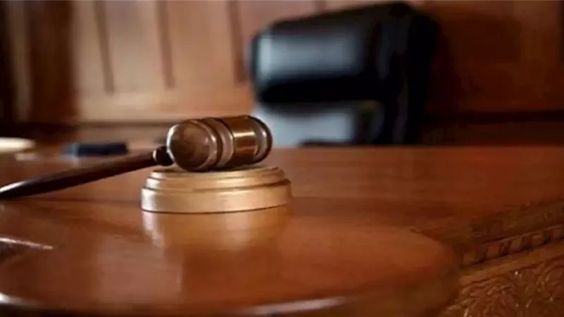 بسبب وظيفته. . يقاضي مديره ويحصل على تعويض 45 ألف دولار.. فيديو