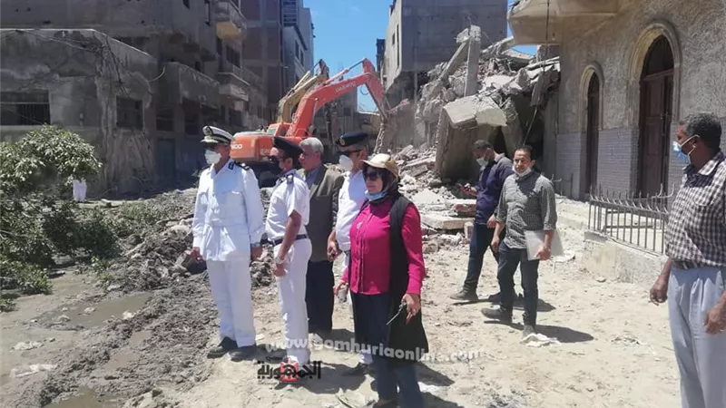 حملة امنيه مكبره لاستعادة اراضى هيئة الملاحة البحرية بالمدابغ بطريق المكس صور