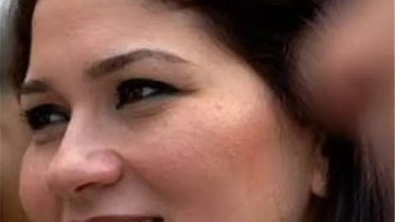سفارة خادم الحرمين الشريفين بالقاهرة تنعي السفيرة نيرمين عفيفي