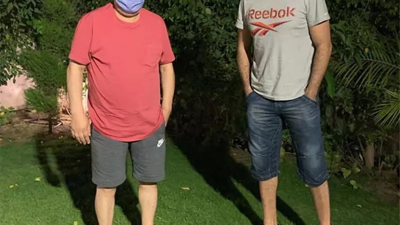 السعدنى يشارك جمهوره صورة برفقة أشرف زكى ليطمئن جمهوره على صحته