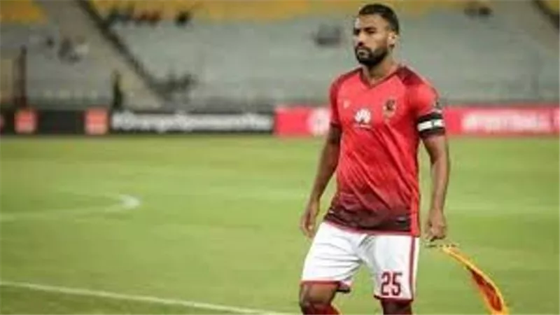 رسالة موثرة من نجم الاهلى السابق لـ حسام عاشور