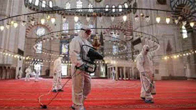 بعد قليل الاعلان عن قرارات الحكومة حول فتح المساجد وحركة الطيران