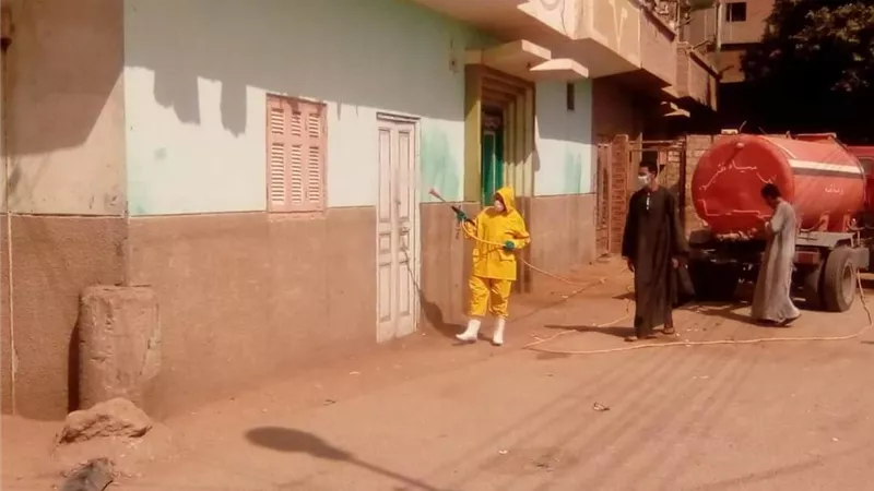 مستقبل وطن سوهاج يطلق حملة لتعقيم المصالح و المدارس ودور العبادة .