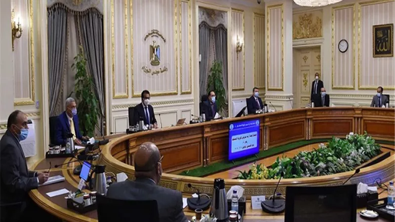 مجلس الوزراء: استمرار تخفيض عدد العاملين في الوزارات والجهات الحكومية