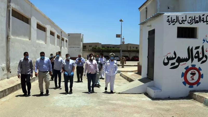 اللجنة الدائمة لادارة أزمة كورونا بمحافظة السويس تتابع سير العمل بمستشفي الحميات