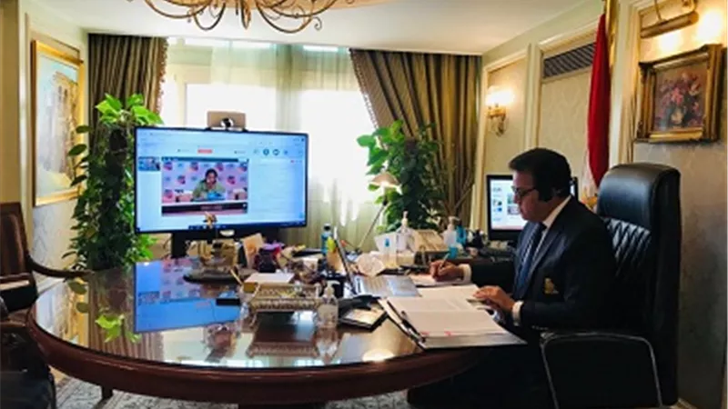 وزير التعليم العالي يستعرض الاستراتيجية المصرية لعلوم الفضاء