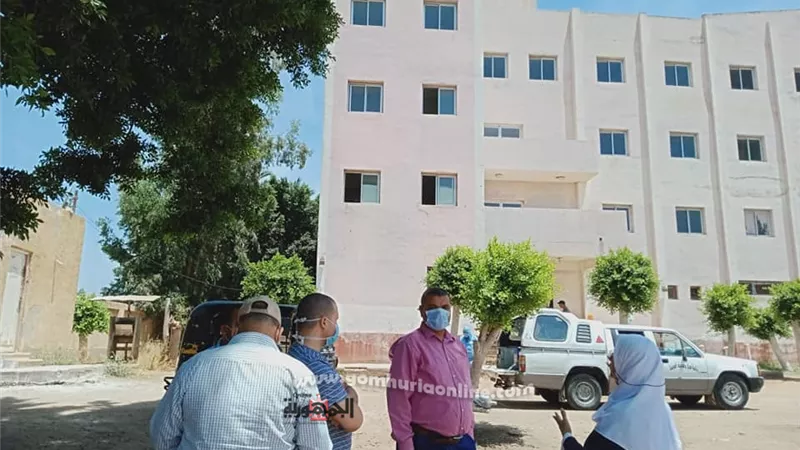 حملة نظافة مكبرة وتطهير مستشفي قرية ميت سراج بالمنوفية