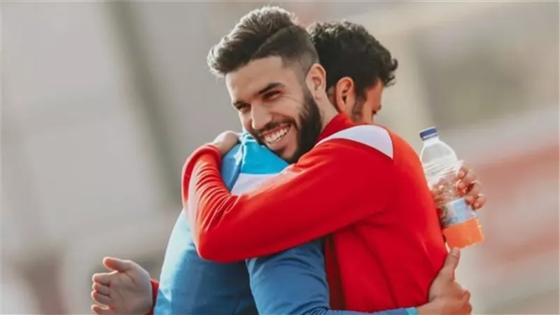 حارس مرمى الأهلى يهنئ أزارو بعيد ميلاده