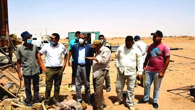 2 مليون جنيه لحفر بئر بغداد دعما للقرى الفقيرة بالوادى الجديد.صور