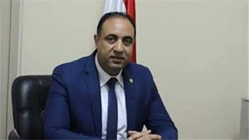 النائب خالد عبد العزيز يتقدم ببيان لإهدار الموظفين 700مليار على الدولة