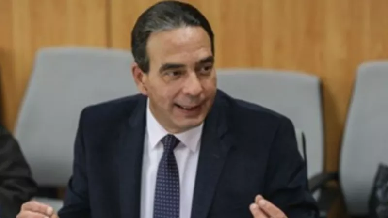 أيمن أبو العلا يطلق مبادرة 