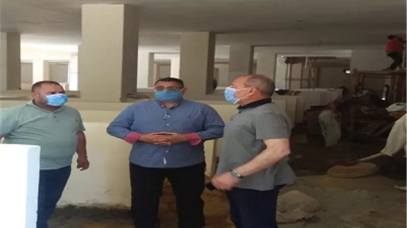 نائب محافظ القاهرة فى زيارة لمتابعة التشطيبات النهائية بسوق المسله الجديد بالمطرية