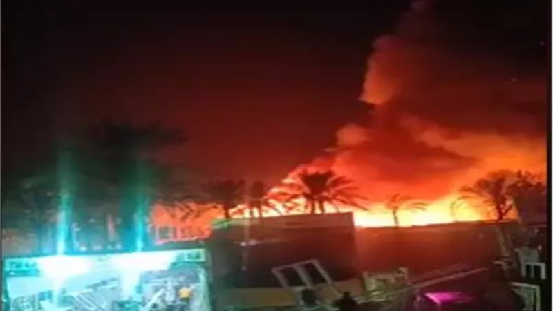 النيران تلتهم سوق السيراميك فى المرج