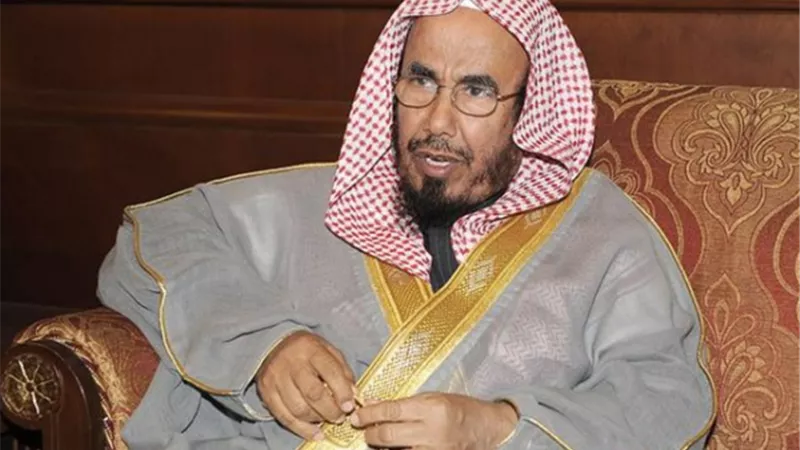 السعودية تجيز الصلاة لجار المسجد خوفا من كورونا.. فيديو