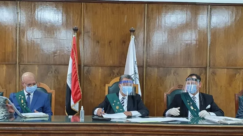 الإدارية العليا تعاقب ممرض وتوقف ترقيته صور المرضى النفسيين بالمستشفى.