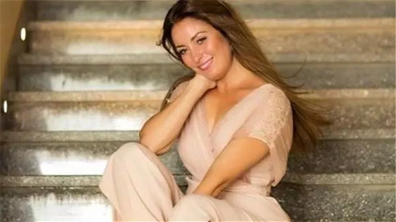 نرمين الفقى تبهر معجبيها بجمالها الساحر .. صور