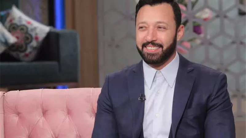 من داخل سيارته.. احمد فهمى يوجه رسالة لجمهوره