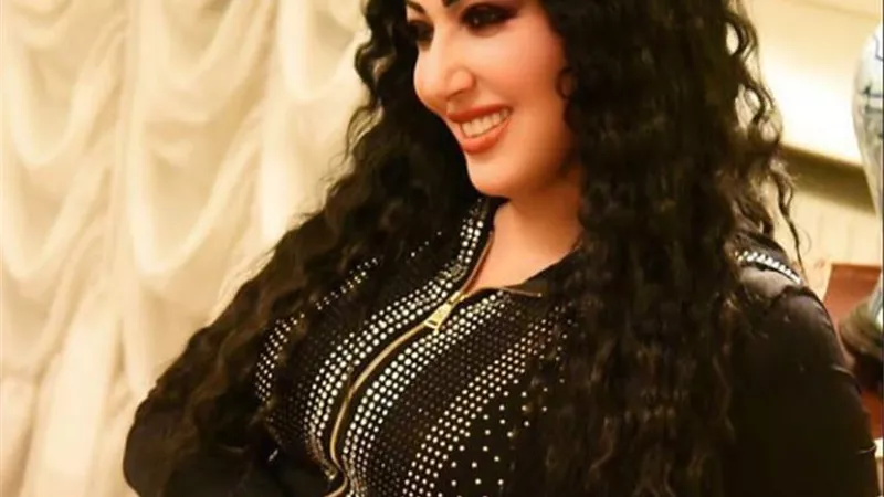 ظهور رائع وإطلالة رقيقة للفنانة سمية الخشاب
