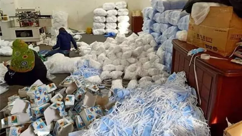 ضبط مصنع لانتاج الكمامات بدون ترخيص بالعاشر من رمضان