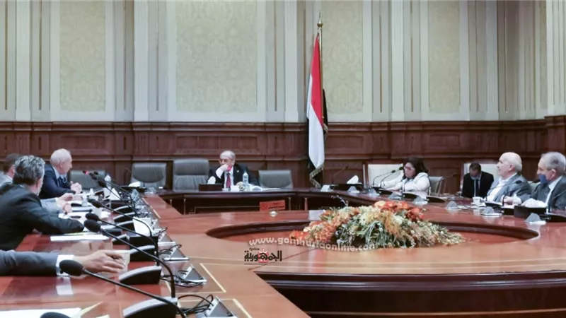رئيس المنطقة الاقتصادية لقناة السويس: نعمل على تعديل اللائحة التنفيذية لقانون المناطق الاقتصادية لجذب الاستثمارات