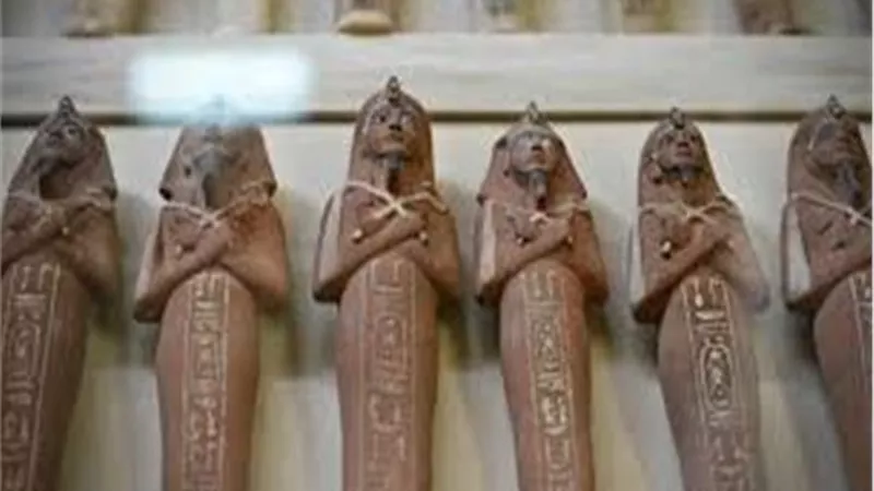 القبض علي عصابة آثار بالقنطرة
