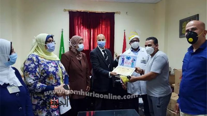 وكيل وزارة الصحة يكرم الفريق الطبي بههيا ..صور