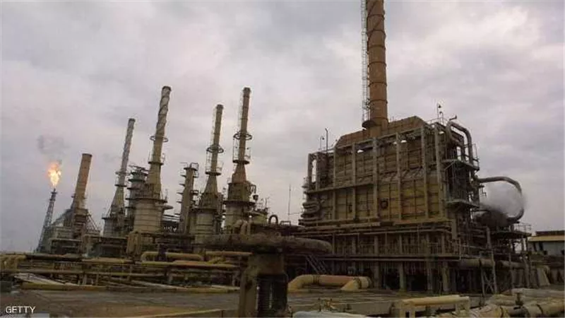 العراق يتفق مع شركات نفط رئيسية لزيادة خفض النفط في يونيو