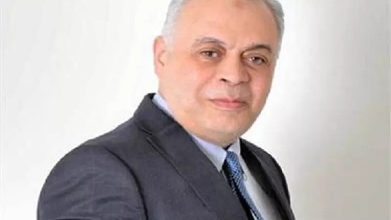 مجلس الزمالك يطمئن على حالة أشرف زكى بعد إجرائه عملية جراحية