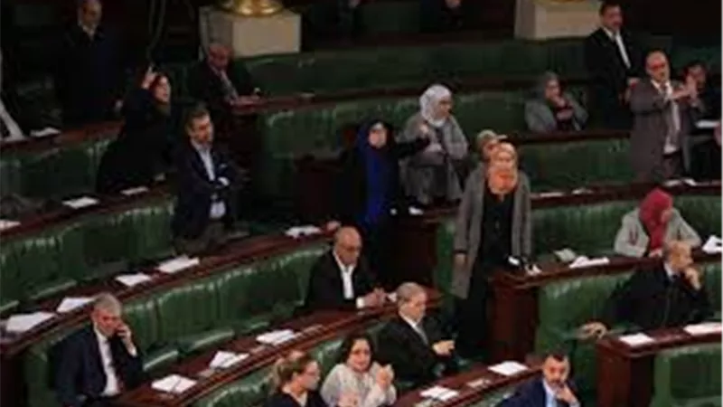انتفاضة تونسية ضد الإخوانية ودعوات بحل البرلمان