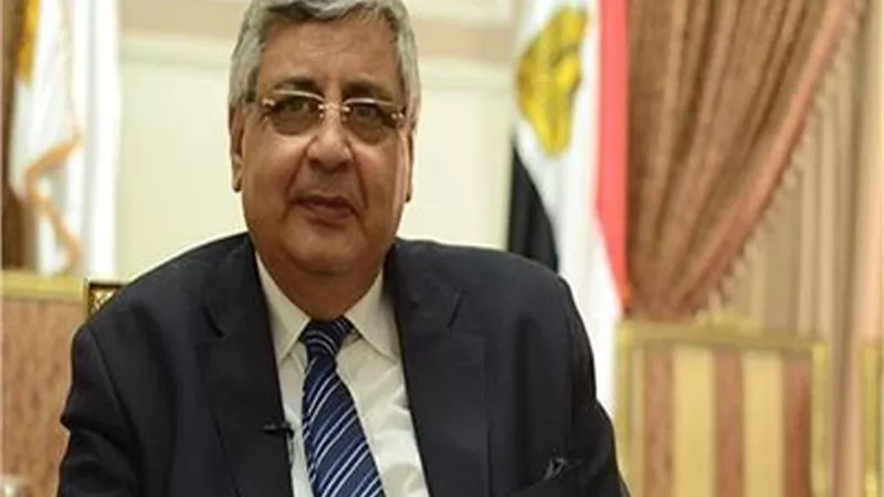 مستشار الرئيس: الشركات تتسابق لانتاج لقاح جامعة اكسفورد .. ومن المقرر تواجده بمصر فى سبتمبر